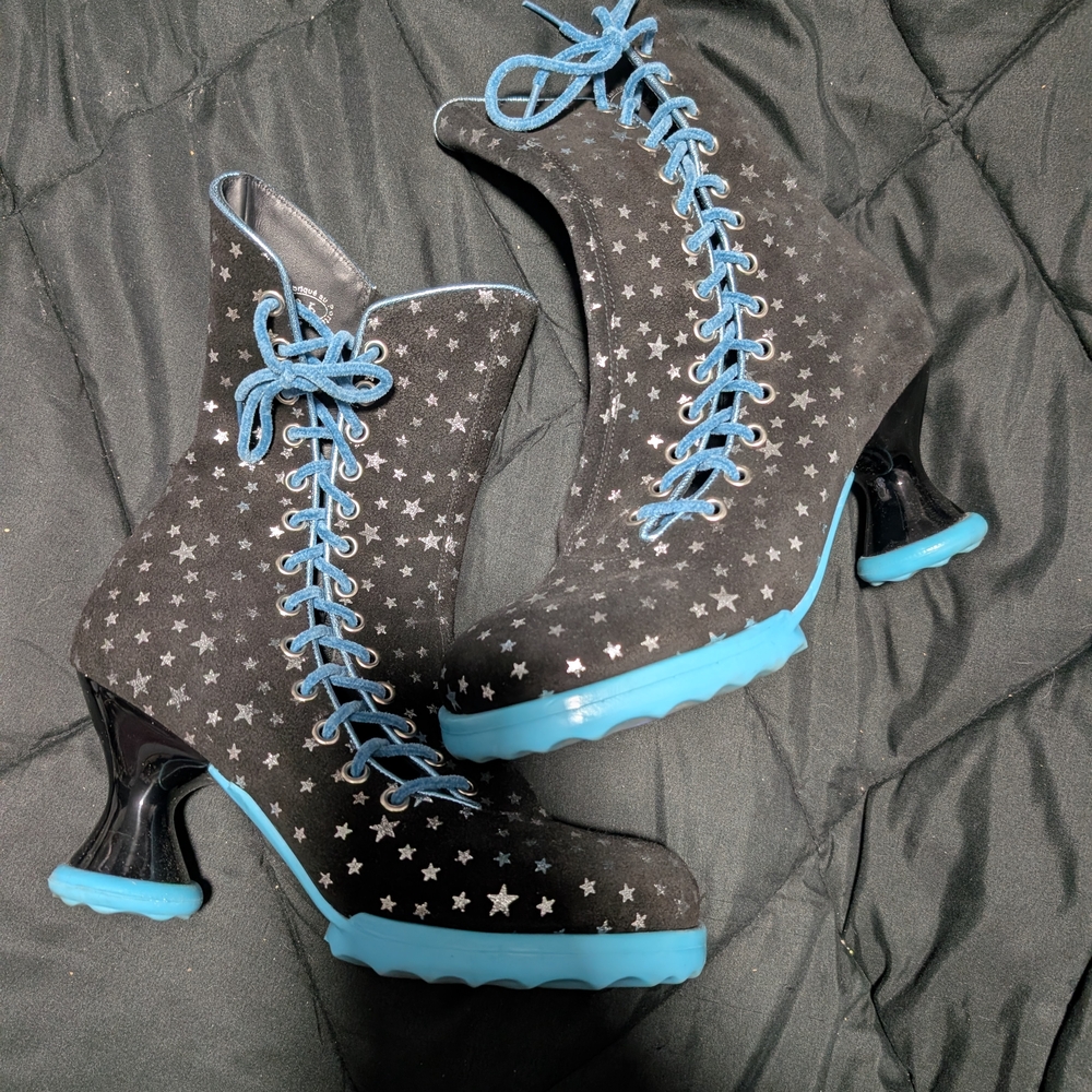 John Fluevog Mini Lover Limited Edition Black and Blue Star Lace-Up Boots - Picture 2 of 8